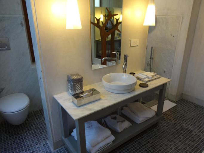 Bathroom 4, La Villa Hotel, Puducherry