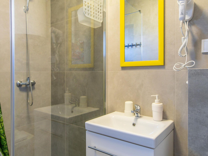 Bathroom 2, Holiday Homes for 5 People, Miedzyzdroje, Kamień