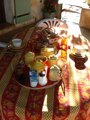 Food & Drinks, l'Oustaou B&B Piscine & Spa, Var