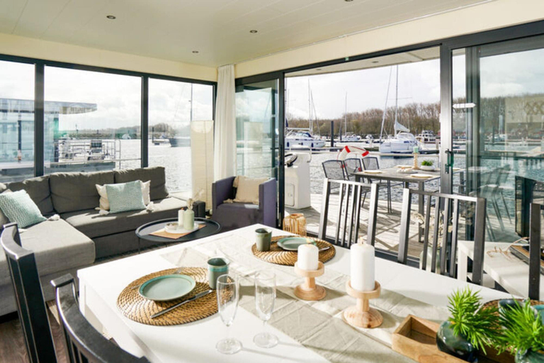 Dining 4, Hausboot in Boltenhagen, Nordwestmecklenburg