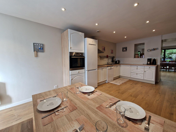 Private kitchen 5, Charming, Comfortable House Port du Legue Plerin, Côtes-d'Armor