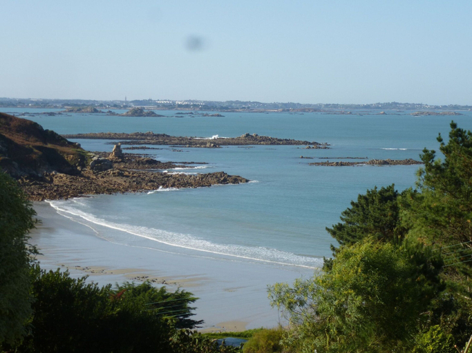 View from property 3, Charming Sea View Stay, 50m Close, Finistère