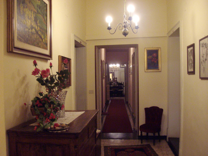 Others 5, Albergo Anna, Perugia