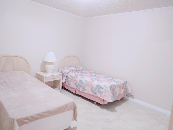 Bedroom 3, Alupang Beach Tower