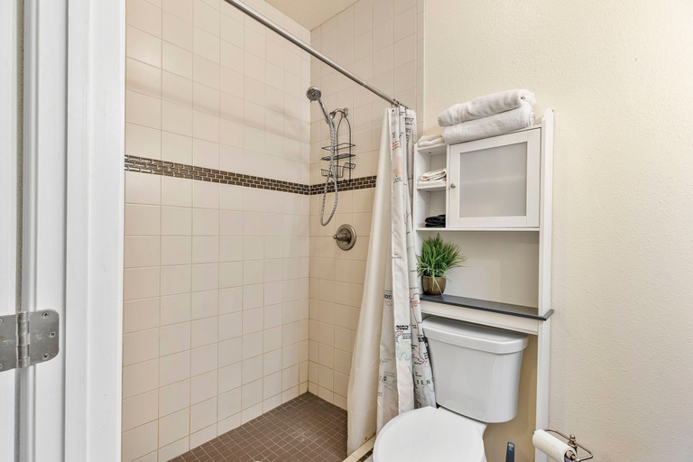 Bathroom 4, House of Trails-views and Nature on the Edge, Brewster