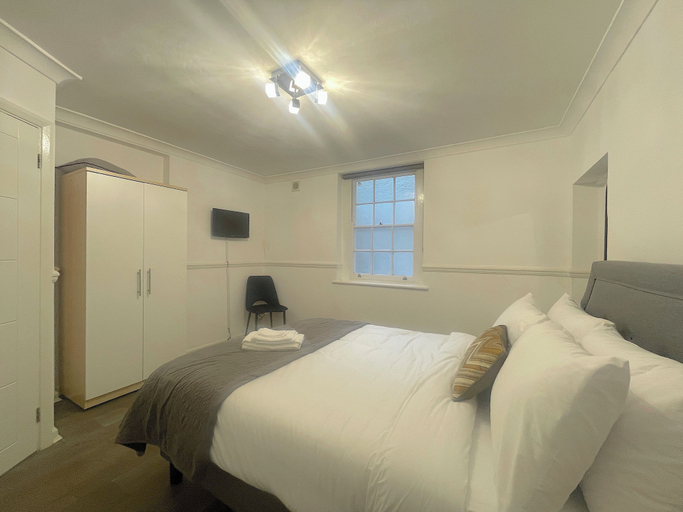 Bedroom 3, Centrally Located Budget Apartment, 3mins to Tube, London