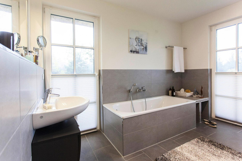 Bathroom 2, Haus am Bodden mit Sauna, Vorpommern-Rügen
