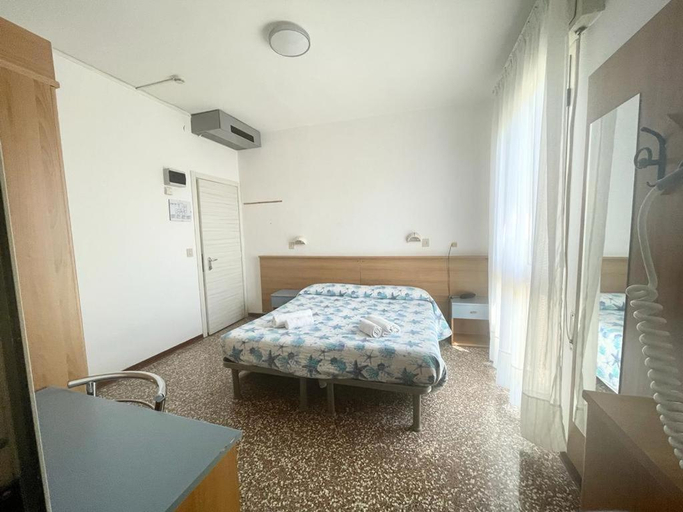 Others 4, Hotel Vianello, Venezia