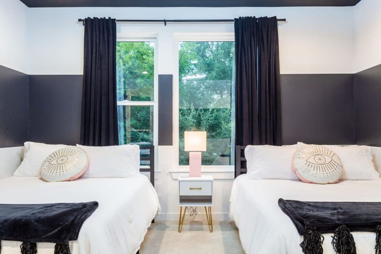 Room 3, Eastside House Supreme Downtown 6 Min Drive, Travis