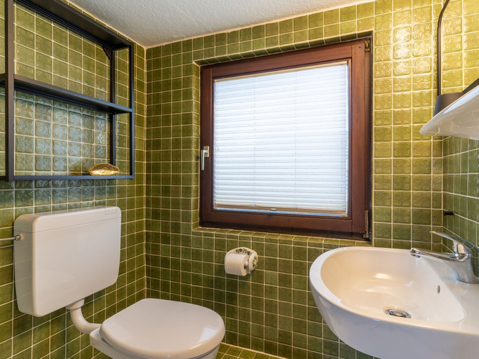 Bathroom 2, Komfortable Ferienwohnung in St.peter Ording, Nordfriesland