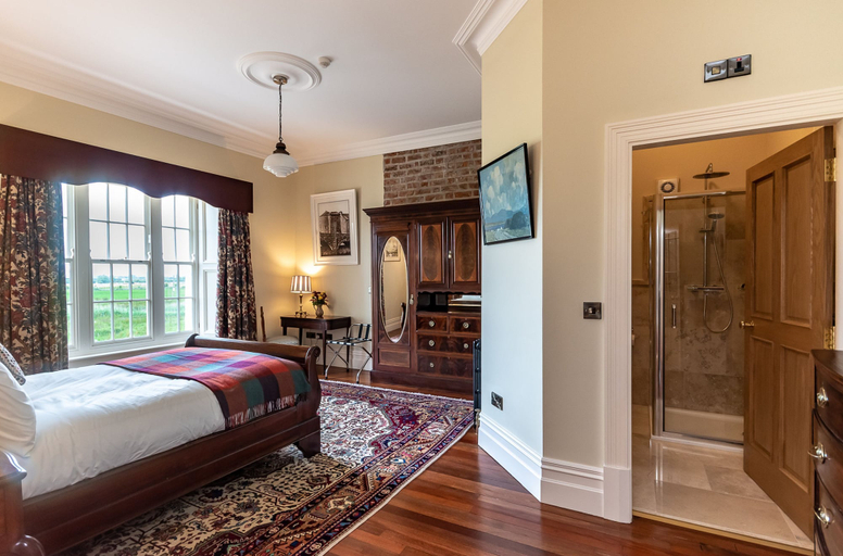 Room 2, 8 Bedroomed House Steeped in History