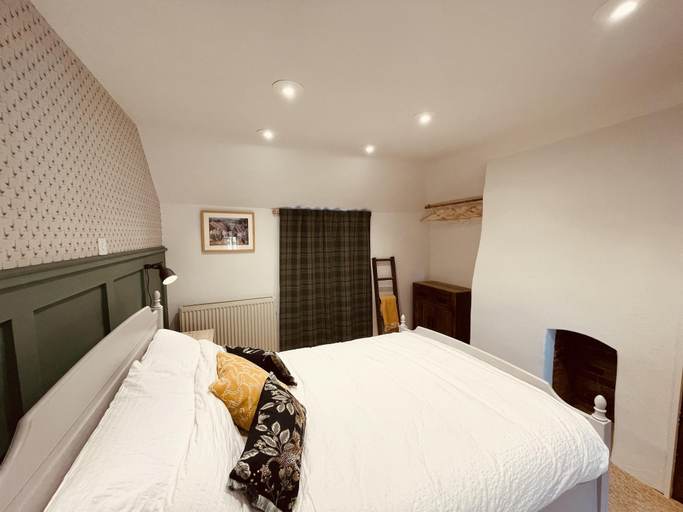 Bedroom 5, Charming Cottage Sleeps 4 With Sauna, Dorset