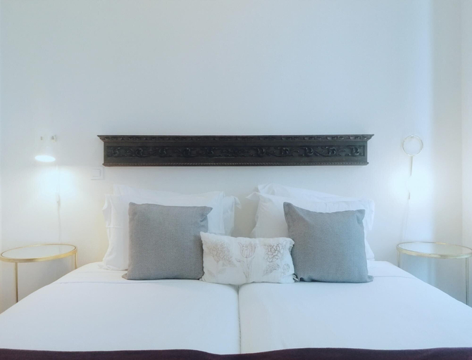 Room 4, Tower 3F in Oporto With 1 Bathrooms, Porto