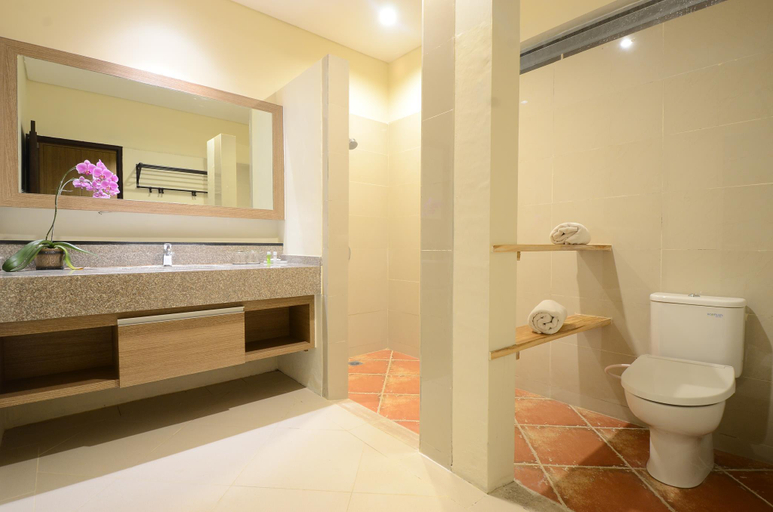 Bathroom 9
