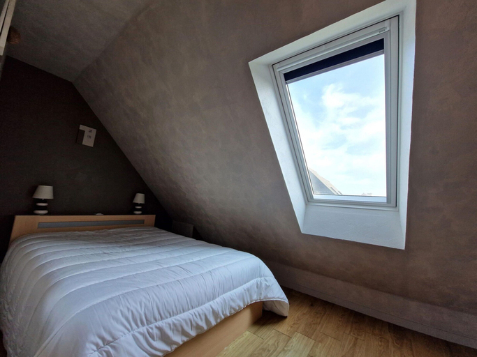 Bedroom 2, House on Emerald Coast Near Gr34 Trail, Côtes-d'Armor