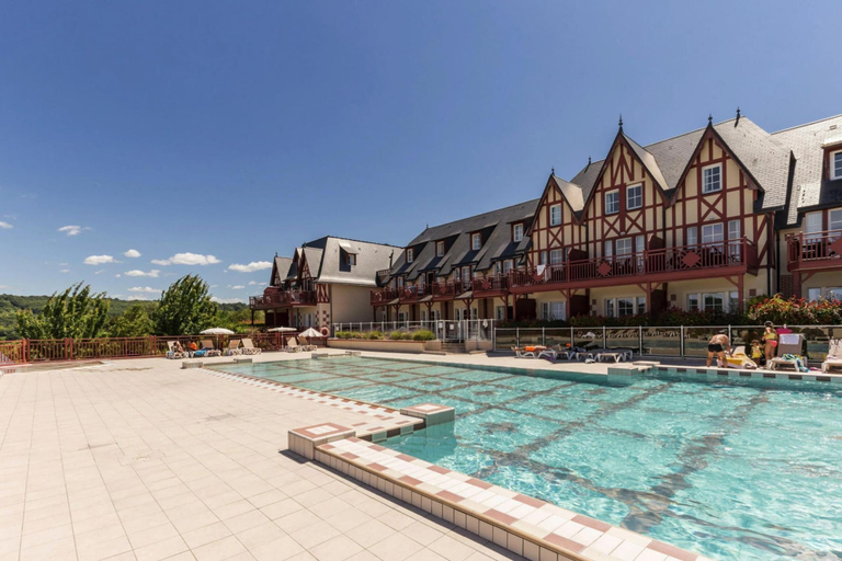 Pool 4, Apartment in Residence & Spa With Common Pool and Sauna, Houlgate, Calvados