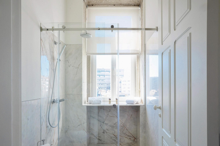 Others 4, Market 3A in Oporto With 2 Bedrooms and 2 Bathrooms, Porto