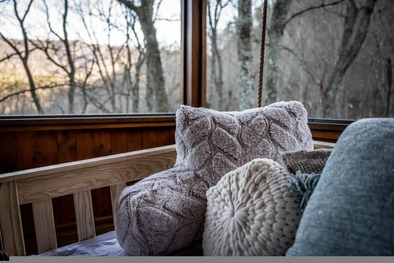 Room 4, High-end Luxury Cabin Sauna Hot Tub Gameroom, Sevier