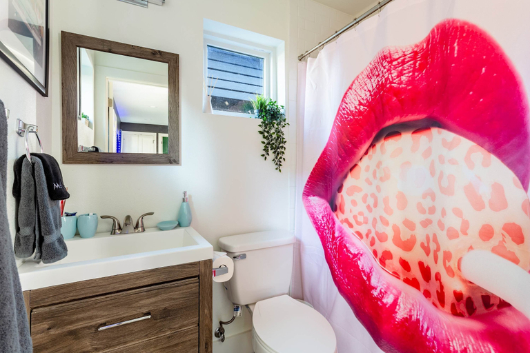 Room 2, Stunning 3rd St Escape 6th Street 4 min Walk, Travis