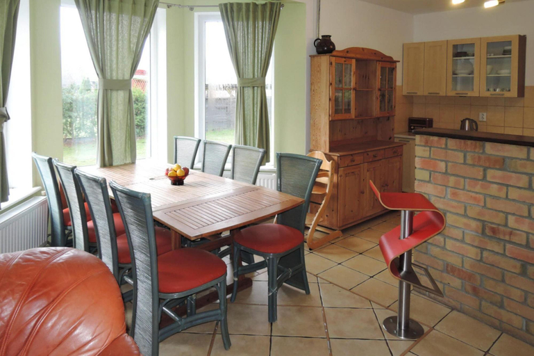 Dining 5, Holiday Home in Nowe Warpno Jagoda, Police