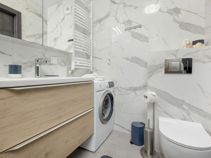 Bathroom 5, Apartment With a View of the River, Pool and Sauna, Kamień