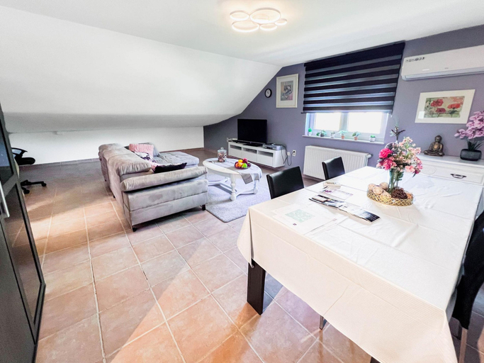 Room 3, Modern Loft With 2 Bedrooms Near Sint Truiden, Limburg