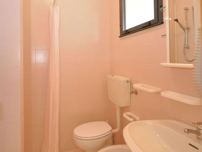 Bathroom 4, Apartment in Bibione Near Beach & Nature Reserve, Venezia