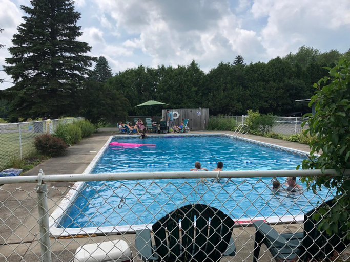 Others 5, Skaneateles Inn on 20, Cayuga