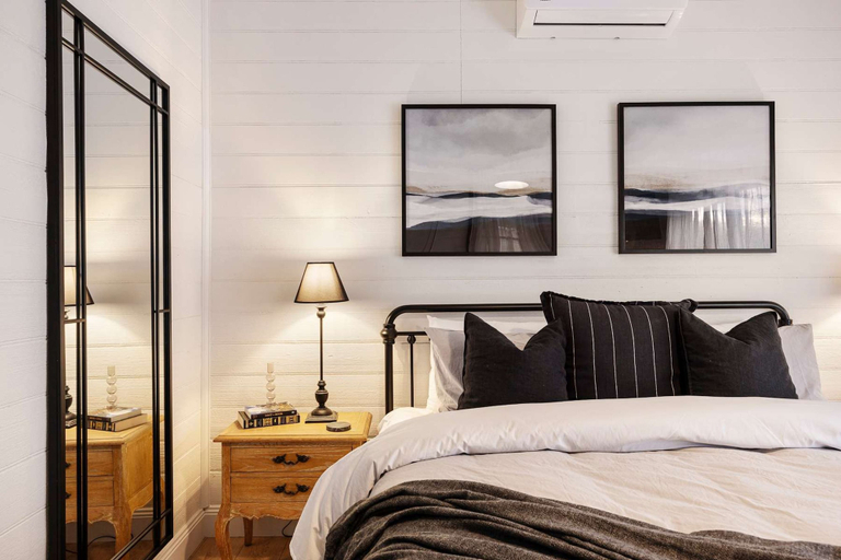 Room 3, Bella s Cottage Spa Sauna Large Groups, Yarra Ranges - North