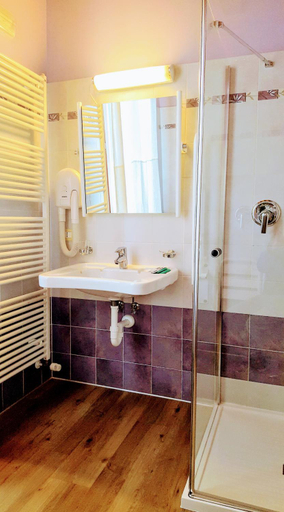 Bathroom 2, Locanda Avanguardia, Mantua