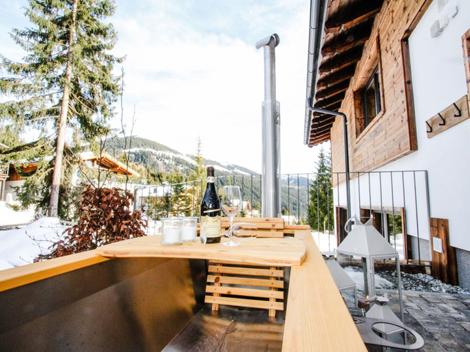 Food & Drinks 5, Chalet in Konigsleiten Near Ski Lift Zillertal, Zell am See