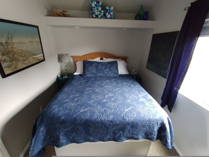 Bedroom 4, Oceanfront Cabin 6 w Jacuzzi Awe-inspiring View, Del Norte