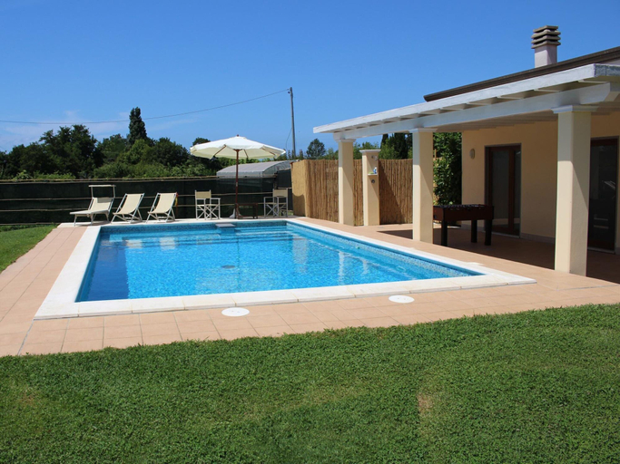 Pool 5, Holiday House in Versilia With Pool & Beaches, Lucca