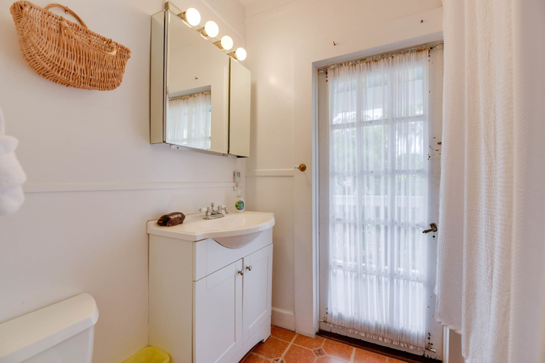 Bathroom, New Rose Retreat - Pool Parking, Monroe