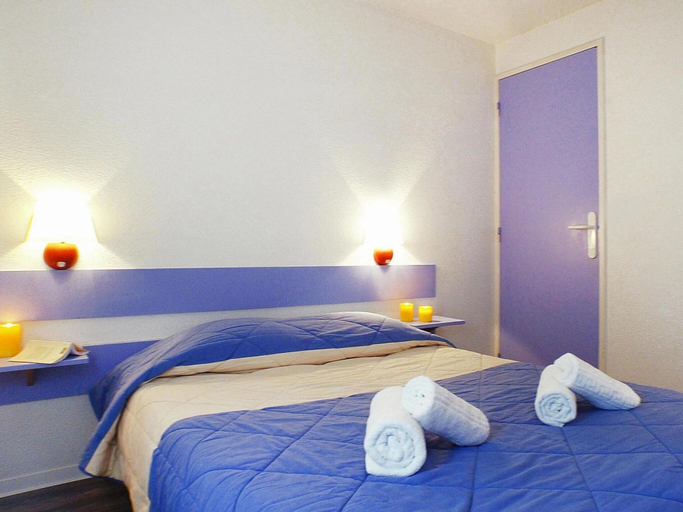 Room 5, Holiday Home for 6 Guest With sea View, Gironde