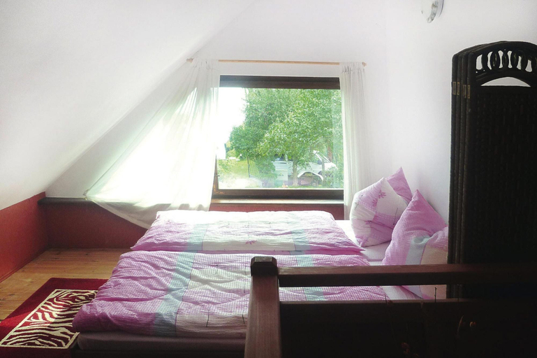Room 2, Holiday Home in Sulomino With Private Beach, Kamień