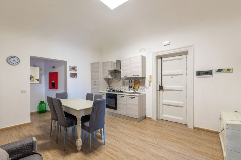 Others 5, Mika Apartment alla Stazione, Palermo