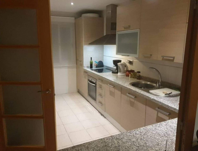 Private kitchen, 2 Bed Flat-sleeps4-pets-pool-parking-golfclub, Málaga