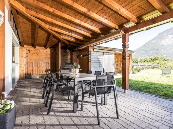 Dining 2, Holiday Home in Strass With Mountain Views, Schwaz