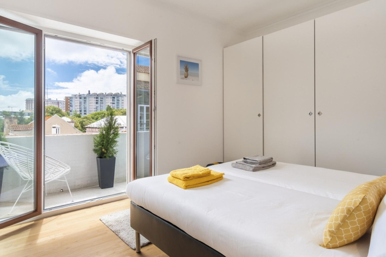 Room 4, LV Premier Amoreiras AM3 Modern Space AC Lift, Lisbon