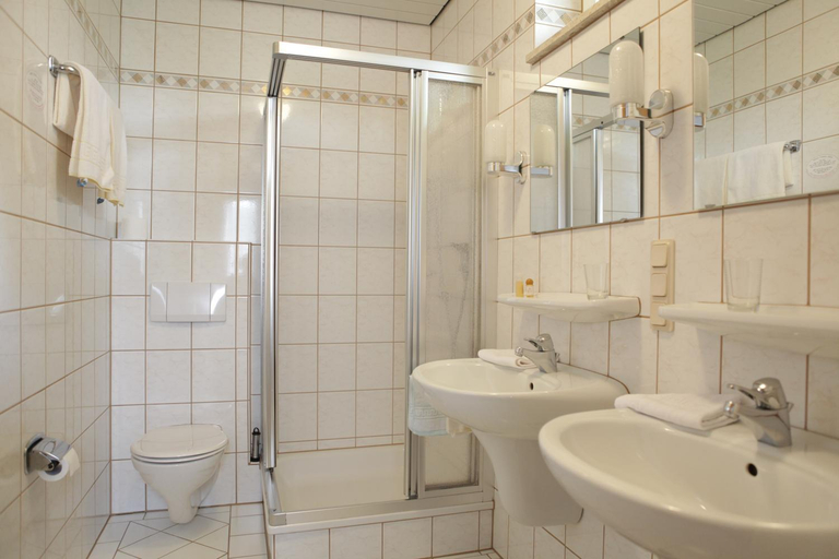 Bathroom 5, Weinhotel Lenz, Cochem-Zell