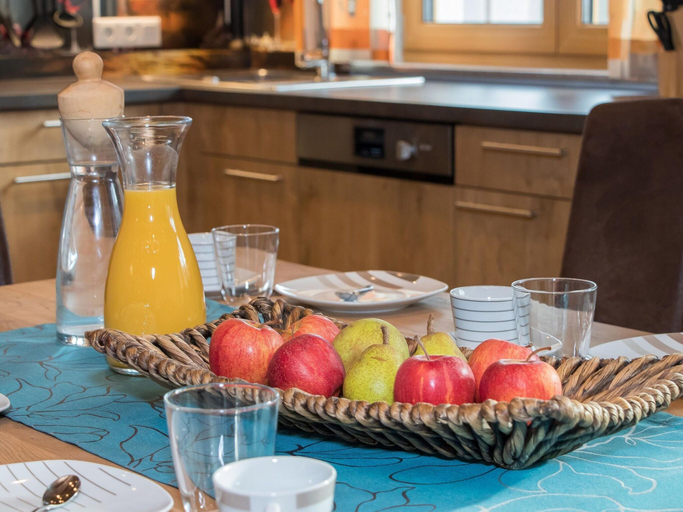 Food & Drinks 5, Modern Mansion in Kaprun Near Ski Area, Zell am See