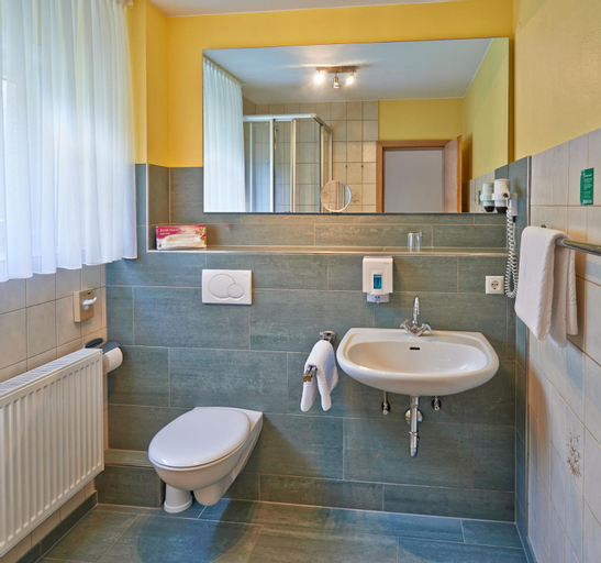 Bedroom 3, Landhotel Kallbach - 4 Sterne SUPERIOR, Düren