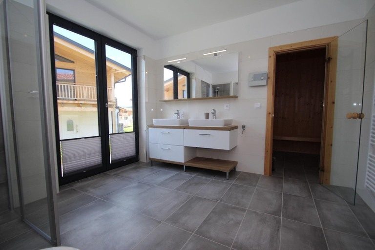 Bathroom 2, Chalet Max View mit Pool und Sauna, Traunstein
