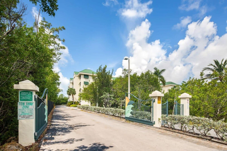 Exterior 3, The Barbados Balcony Pool View, Monroe