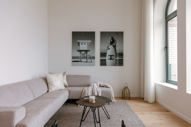 Room 2, Stunning Seafront Apartment With Modern Comforts and Dike Views, West-Vlaanderen