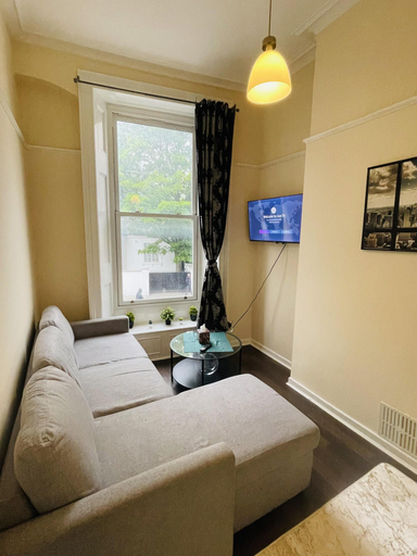 Others 3, Captivating 2-bed Apartment in London Paddington, London