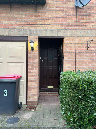 Exterior & Views 2, 3 Floor 2 Bedroom House, Warwickshire