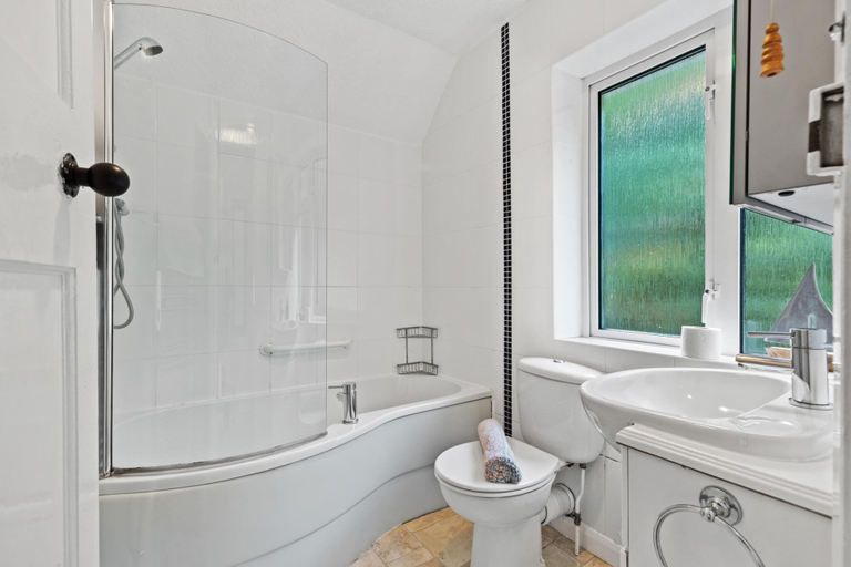 Bathroom, Ruby Cottage - Beachside Cottage With Views, Pembrokeshire