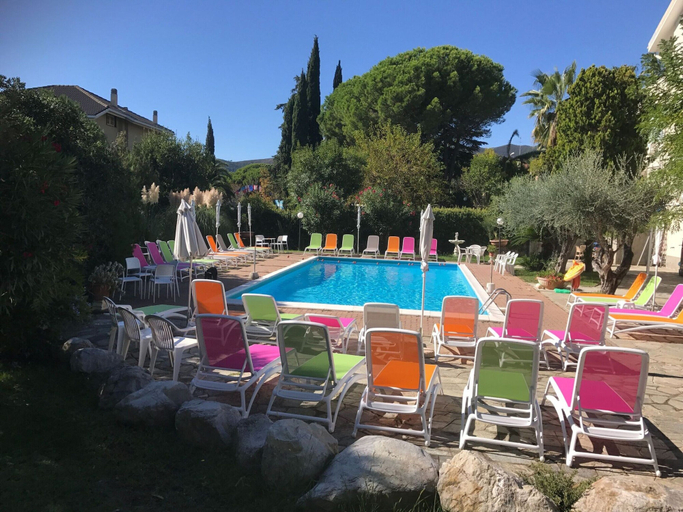 Others 4, Apartment in Loano With Garden, Savona